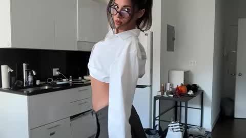 katarasimon online show from October 22, 2025, 4:40 pm