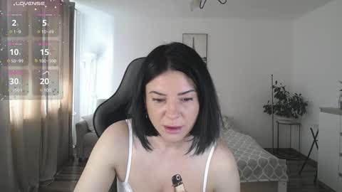 kate124680 online show from February 5, 2025, 10:08 am