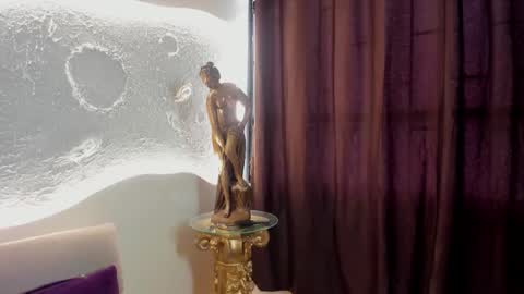 Kate online show from November 17, 2025, 9:31 pm