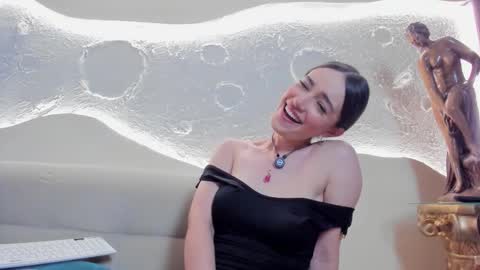 Kate online show from November 19, 2025, 9:48 pm