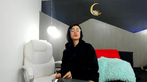 Kate Evans online show from April 6, 2026, 10:16 am