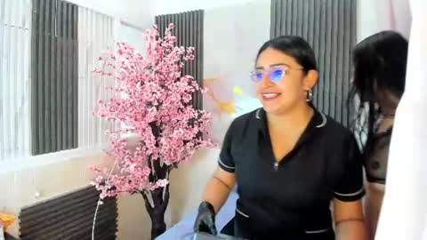 Snapshot of kate_evans1 chatting on June 25, 2026, 12:31 pm Kate Evans online show from June 25, 2026, 12:31 pm