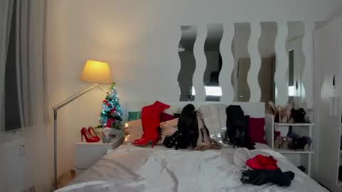 kate_redgar online show from January 4, 2025, 12:49 pm