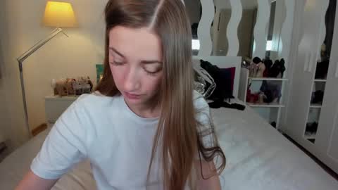 kate_redgar online show from March 3, 2025, 1:31 pm