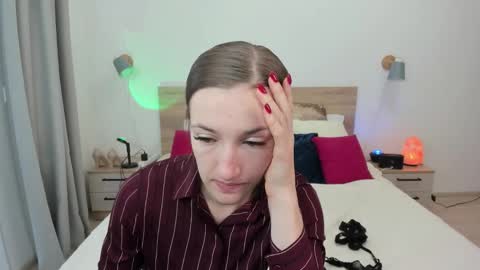 kate_redgar online show from October 9, 2025, 11:08 am