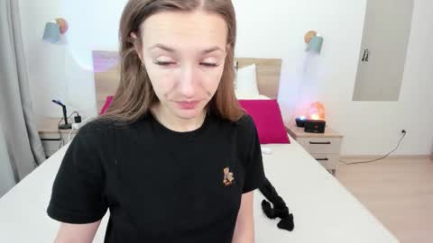 kate_redgar online show from February 3, 2026, 12:54 pm