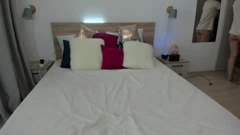 kate_redgar online show from April 21, 2026, 2:01 pm