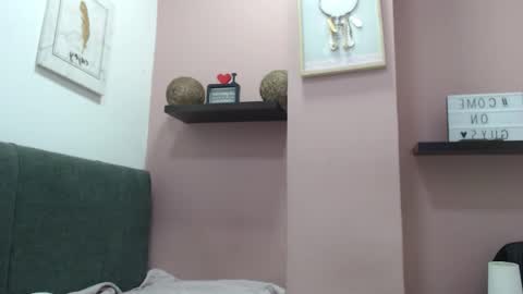 Kari online show from December 1, 2025, 1:27 pm