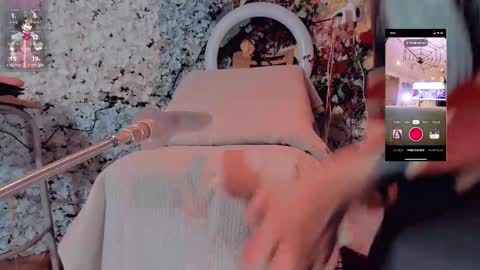 Snapshot of kate_yoshy chatting on February 13, 2025, 2:56 am kate the pink girl online show from February 13, 2025, 2:56 am