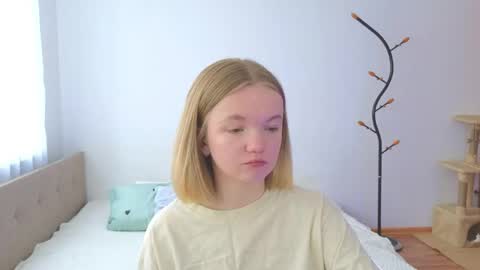 katebunnys online show from June 4, 2026, 4:18 am