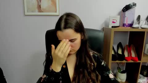 Kate  online show from November 9, 2025, 7:56 pm