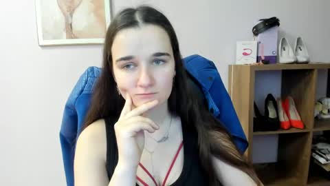 Kate  online show from April 18, 2026, 7:12 am