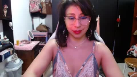 Kateeen18 online show from August 6, 2026, 5:09 am