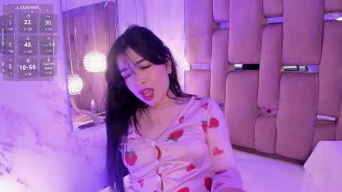 Snapshot of kateleeh_ chatting on September 13, 2025, 9:14 pm Kate online show from September 13, 2025, 9:14 pm