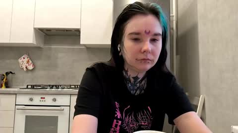 Snapshot of katelynnjenness chatting on February 3, 2026, 6:22 am Milana online show from February 3, 2026, 6:22 am