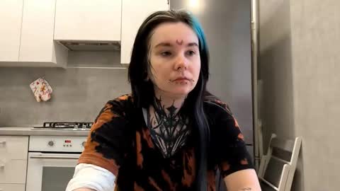 Snapshot of katelynnjenness chatting on February 11, 2026, 6:18 am Milana online show from February 11, 2026, 6:18 am