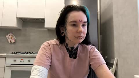 Snapshot of katelynnjenness chatting on February 13, 2026, 6:53 am Milana online show from February 13, 2026, 6:53 am