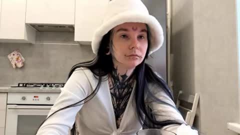 Snapshot of katelynnjenness chatting on February 15, 2026, 6:10 am Milana online show from February 15, 2026, 6:10 am