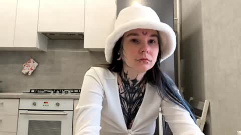 Snapshot of katelynnjenness chatting on March 3, 2026, 6:08 am Milana online show from March 3, 2026, 6:08 am