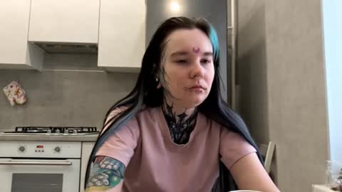 Snapshot of katelynnjenness chatting on March 5, 2026, 6:09 am Milana online show from March 5, 2026, 6:09 am