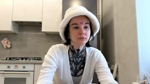 Snapshot of katelynnjenness chatting on March 6, 2026, 6:10 am Milana online show from March 6, 2026, 6:10 am