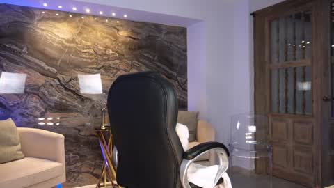  Kate Owens  online show from February 2, 2025, 1:08 pm