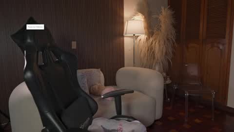  Kate Owens  online show from April 12, 2026, 11:04 am