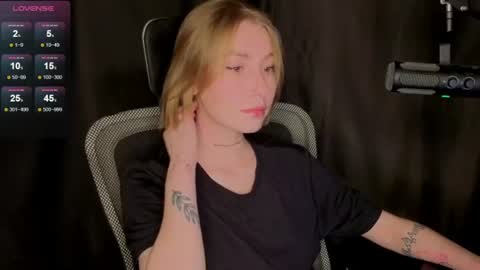 Snapshot of kateslil chatting on June 14, 2026, 11:56 am Kate online show from June 14, 2026, 11:56 am