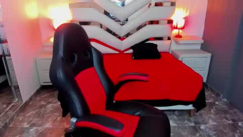 kate Tompson online show from February 9, 2026, 1:04 pm