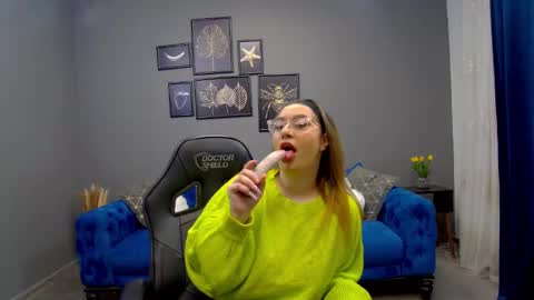 Kate online show from February 3, 2025, 6:28 pm