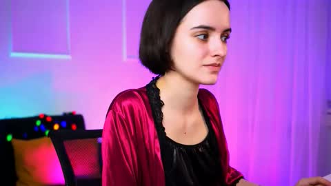 katewillows online show from February 14, 2026, 4:31 am