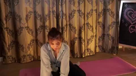 OLIVIA  online show from April 21, 2026, 6:41 am