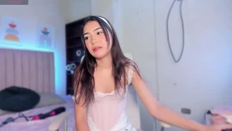 Snapshot of kathe_littlee chatting on April 29, 2026, 4:33 pm kathe_littlee online show from April 29, 2026, 4:33 pm