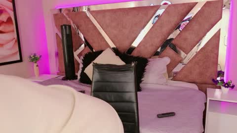 KatheGomez  online show from April 12, 2026, 2:27 am