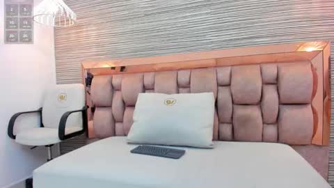  KATHIA  online show from December 5, 2025, 12:14 pm