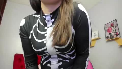 Paola online show from October 30, 2025, 1:12 pm