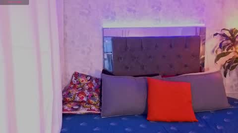 Snapshot of kathira_londres chatting on June 6, 2026, 12:21 pm Sofia online show from June 6, 2026, 12:21 pm