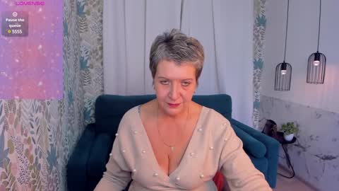 Snapshot of kathy_sunn chatting on December 11, 2024, 1:39 pm Kathy online show from December 11, 2024, 1:39 pm