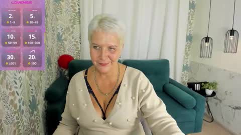 Snapshot of kathy_sunn chatting on October 1, 2025, 7:25 am Kathy online show from October 1, 2025, 7:25 am