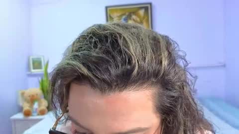 Khaterine online show from September 21, 2025, 1:02 pm