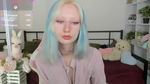 Katia  online show from April 21, 2026, 5:36 am