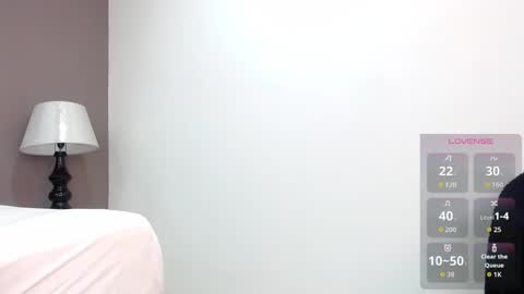 Katia Foster online show from November 8, 2025, 12:16 pm