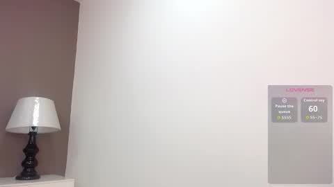 Katia Foster online show from November 9, 2025, 12:58 pm