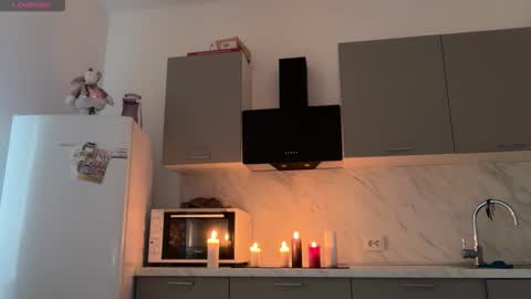 Katienext stream  online show from October 16, 2025, 10:38 am