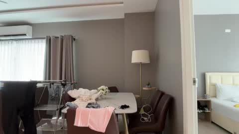Snapshot of katie________ chatting on May 30, 2026, 5:48 am Katienext stream online show from May 30, 2026, 5:48 am