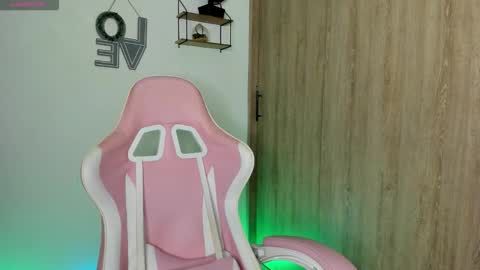 Katie online show from November 6, 2025, 5:19 am