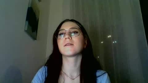 katie_foxi online show from February 21, 2025, 11:21 pm