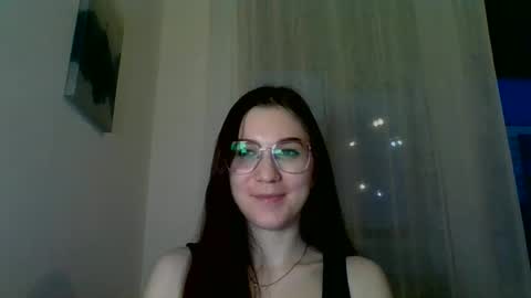 katie_foxi online show from March 7, 2025, 4:11 pm