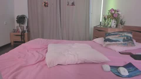 Snapshot of katie_ness chatting on November 15, 2025, 11:29 am Kate online show from November 15, 2025, 11:29 am