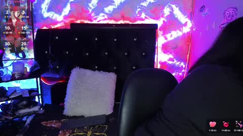 SHARON  KATIEE online show from December 4, 2024, 12:25 pm